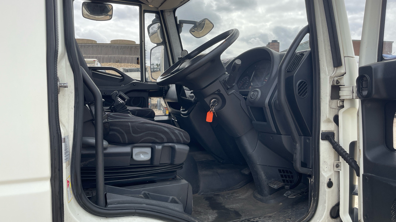 Iveco Eurocargo 75E16 - Box truck: picture 5 Iveco Eurocargo 75E16 - Box truck: picture 5