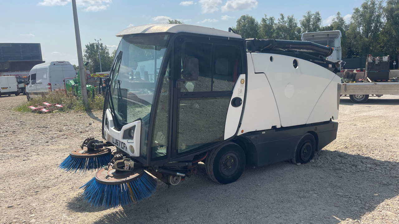 JOHNSTON - Road sweeper: picture 2 JOHNSTON - Road sweeper: picture 2