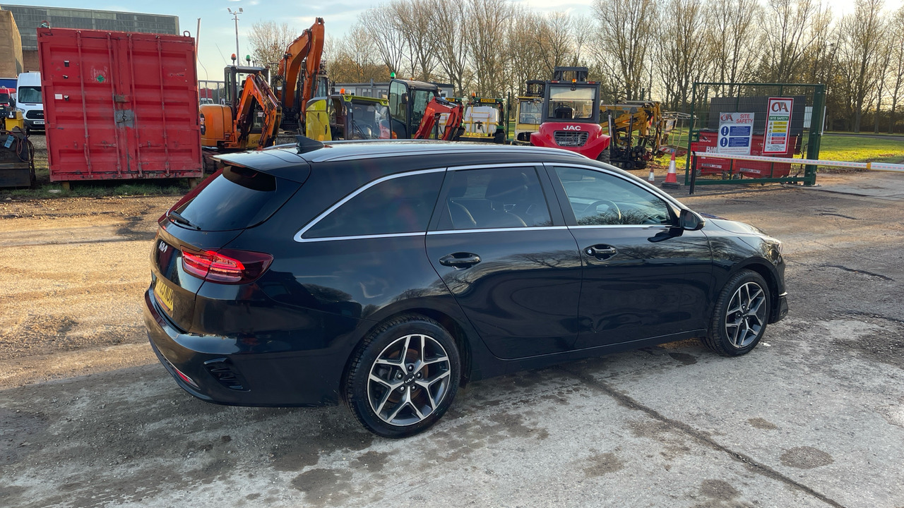 Kia Ceed 3 1.5 GDI ISG - Station wagon: picture 4 Kia Ceed 3 1.5 GDI ISG - Station wagon: picture 4