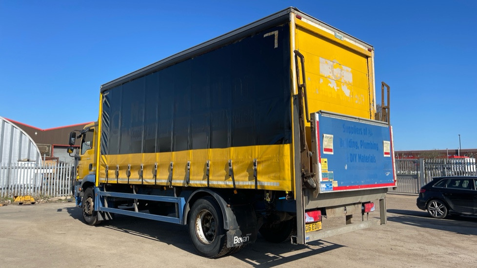 MAN TGM 18.250 EURO 6 - Curtainsider truck: picture 3 MAN TGM 18.250 EURO 6 - Curtainsider truck: picture 3