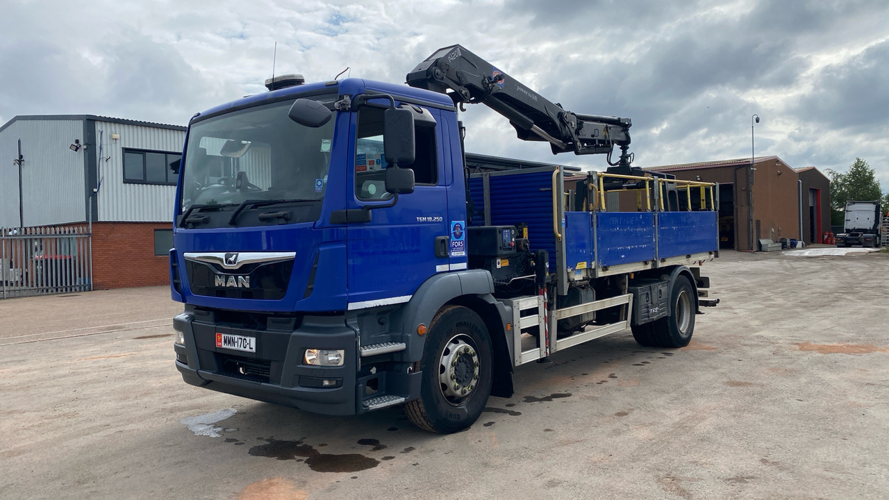 MAN TGM 18.250 - Dropside/ Flatbed truck, Crane truck: picture 2 MAN TGM 18.250 - Dropside/ Flatbed truck, Crane truck: picture 2
