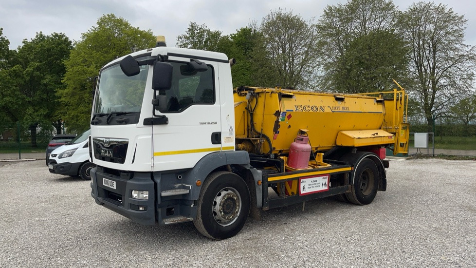 MAN TGM 18.250 - Asphalt machine: picture 2 MAN TGM 18.250 - Asphalt machine: picture 2