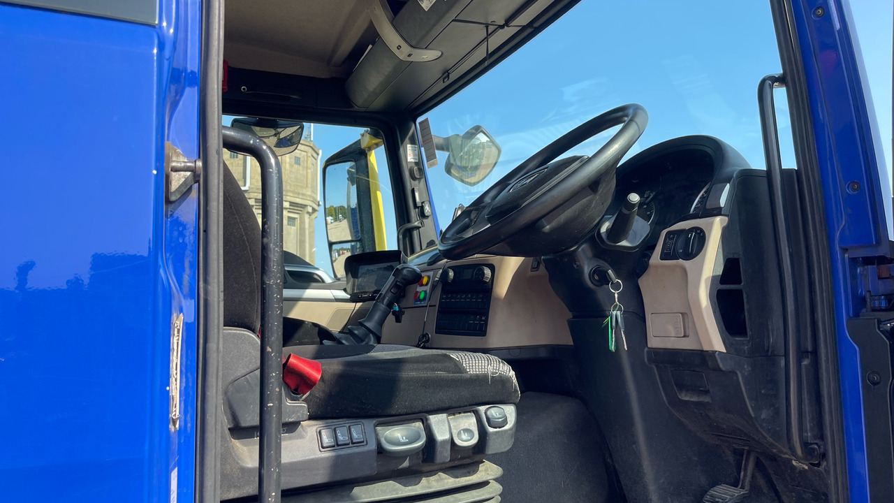 MAN TGS 26.360 - Dropside/ Flatbed truck, Crane truck: picture 5 MAN TGS 26.360 - Dropside/ Flatbed truck, Crane truck: picture 5