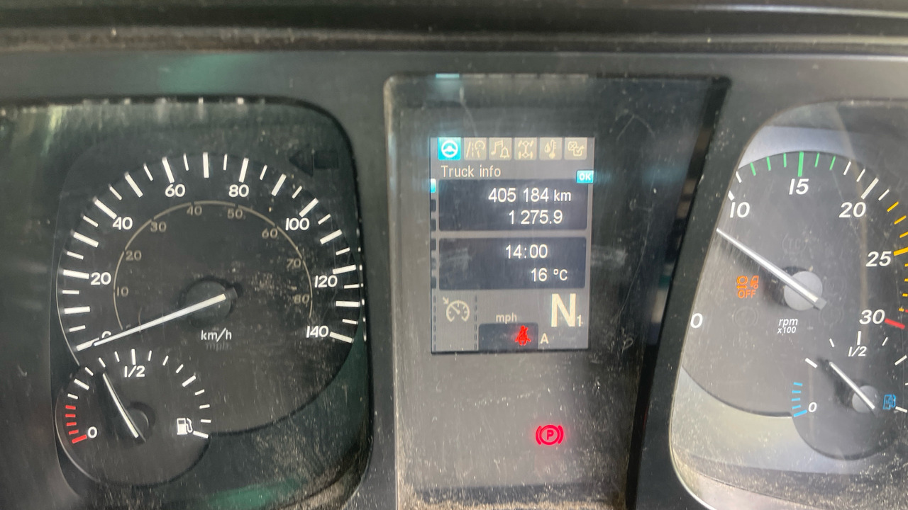 Refrigerator truck Mercedes-Benz Antos 1827: picture 6