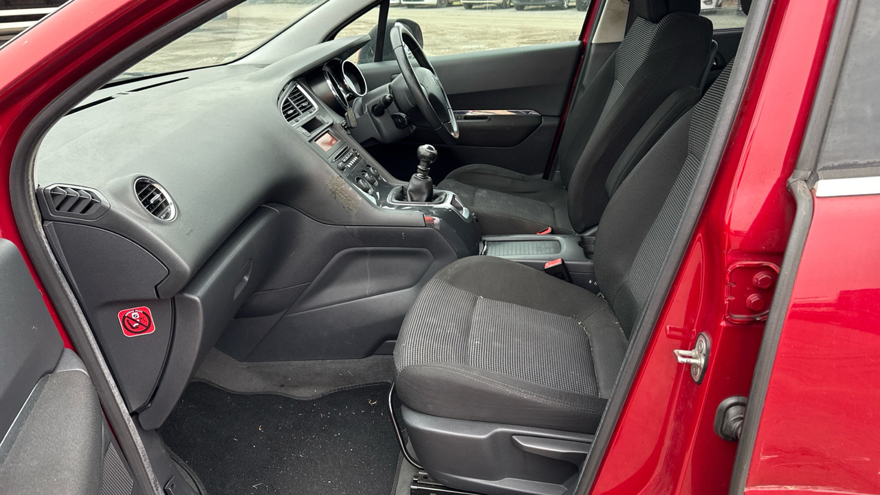 Car PEUGEOT 5008 2.0 HDI 150PS: picture 13 Car PEUGEOT 5008 2.0 HDI 150PS: picture 13