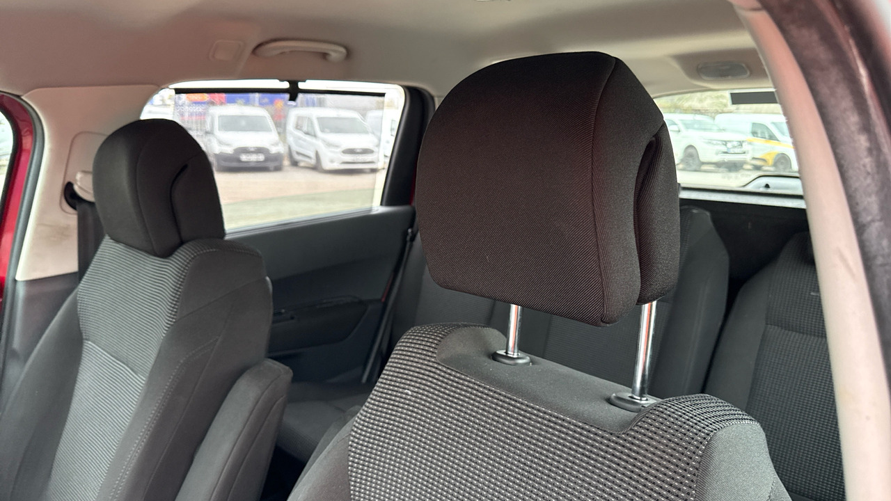 Car PEUGEOT 5008 2.0 HDI 150PS: picture 15 Car PEUGEOT 5008 2.0 HDI 150PS: picture 15