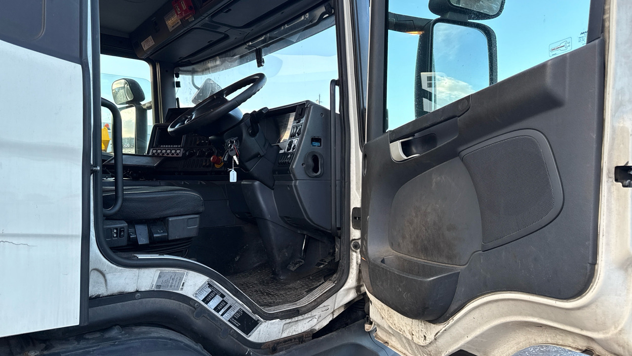 SCANIA P 280 - Garbage truck: picture 5 SCANIA P 280 - Garbage truck: picture 5