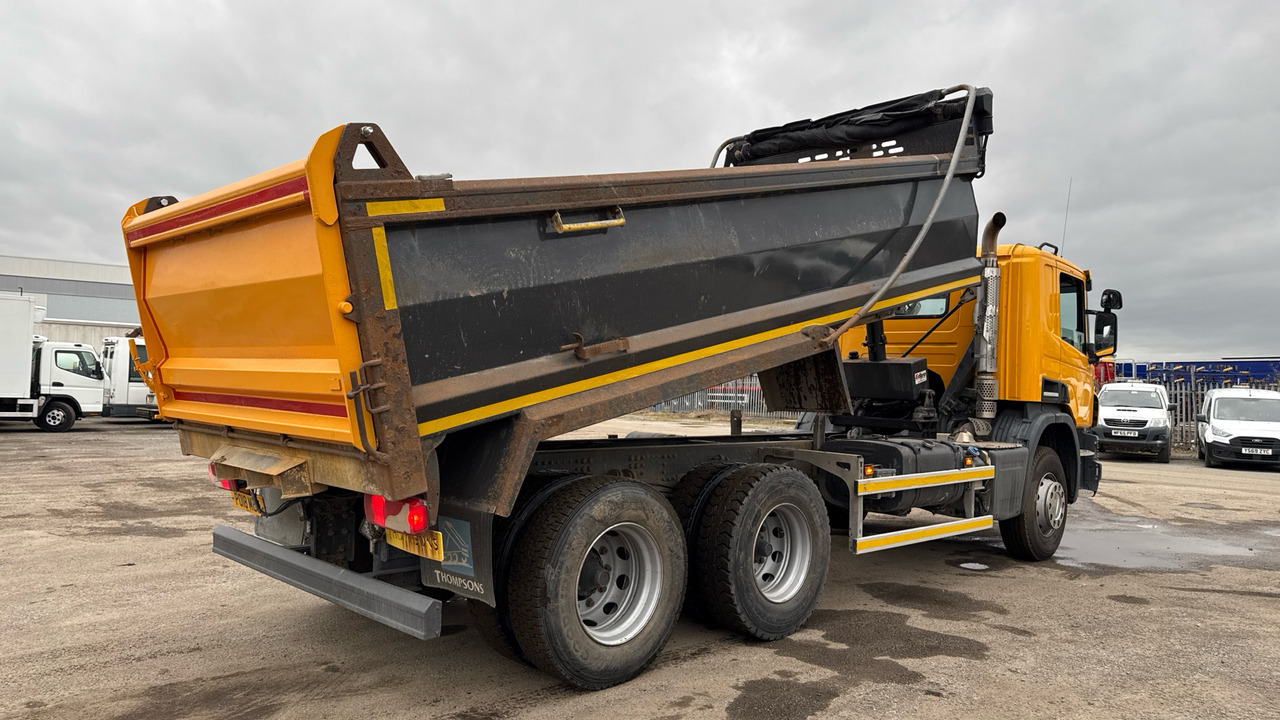 SCANIA P 320 - Tipper: picture 4 SCANIA P 320 - Tipper: picture 4