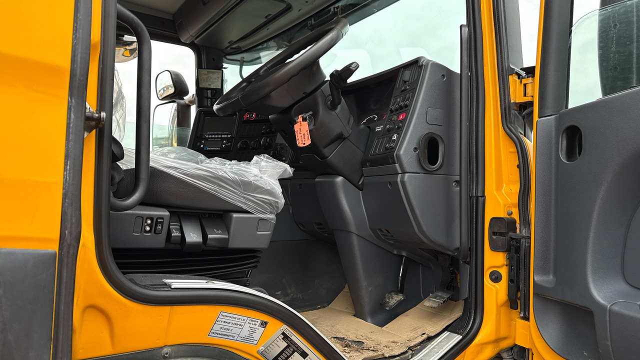 SCANIA P 320 - Tipper: picture 5 SCANIA P 320 - Tipper: picture 5