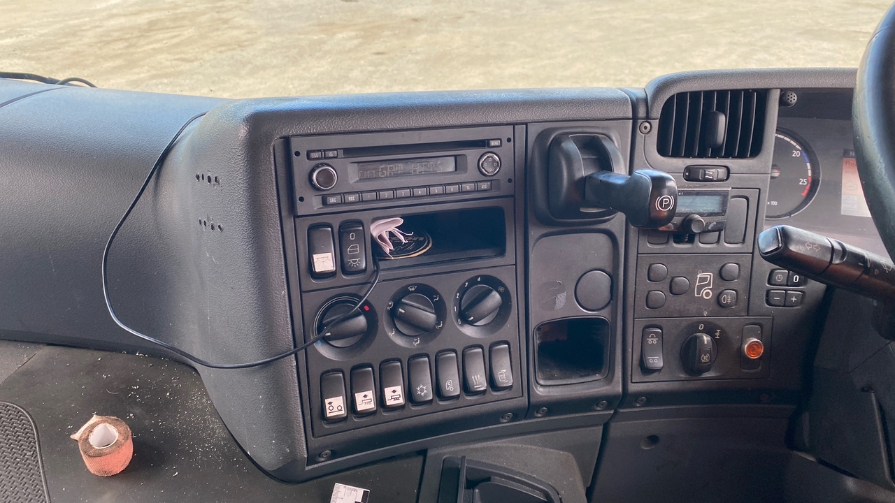 Autotransporter truck SCANIA P 410: picture 7