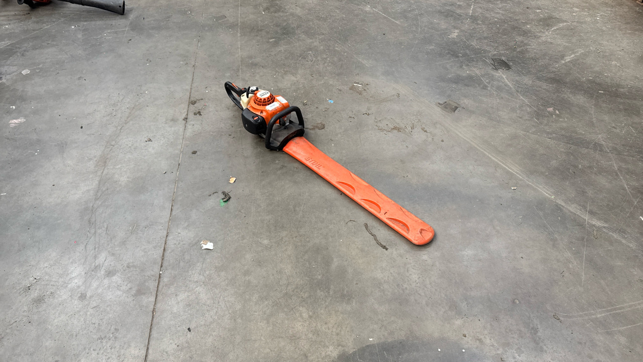 STIHL HS B2 RC HEDGE CUTTER - Construction equipment: picture 4 STIHL HS B2 RC HEDGE CUTTER - Construction equipment: picture 4