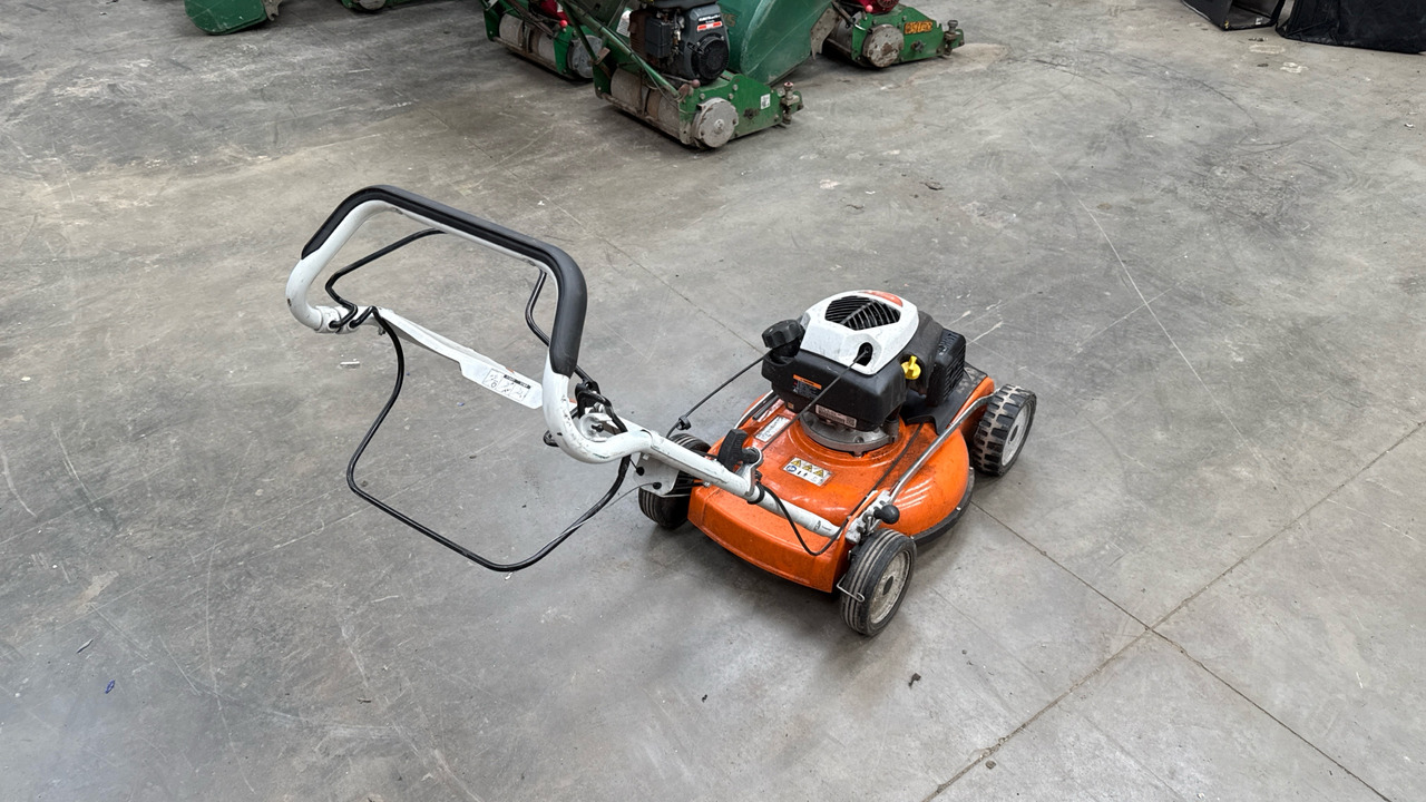 STIHL RM4 RTP - Garden mower: picture 2 STIHL RM4 RTP - Garden mower: picture 2