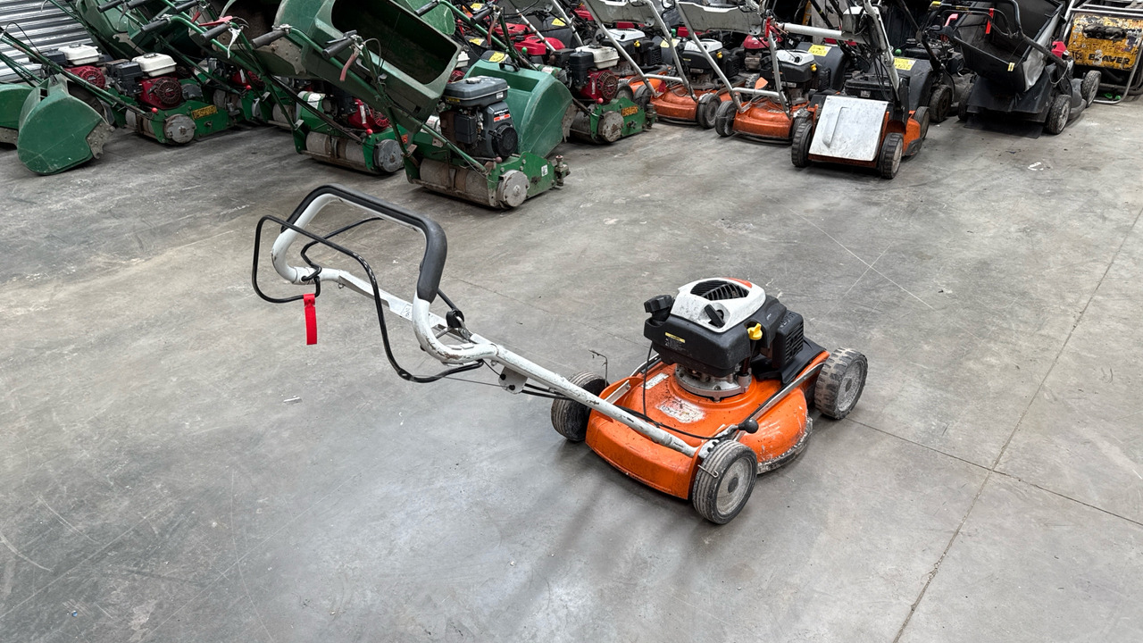 STIHL RM4 RTP - Garden mower: picture 4 STIHL RM4 RTP - Garden mower: picture 4