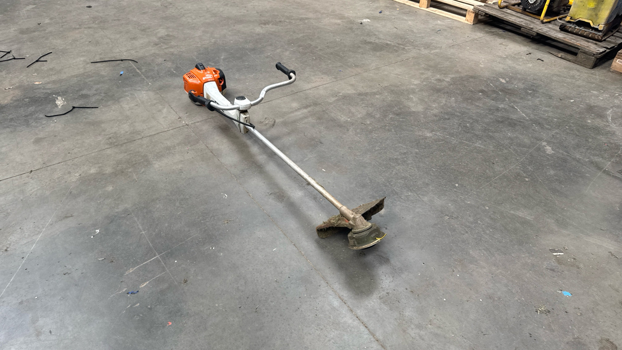 STIHL STRIMMER - Construction equipment: picture 4 STIHL STRIMMER - Construction equipment: picture 4