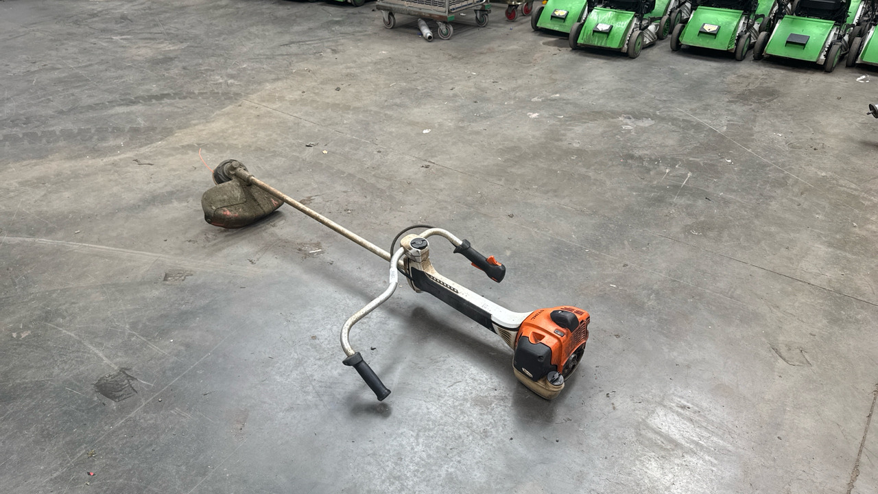 STIHL STRIMMER - Construction equipment: picture 2 STIHL STRIMMER - Construction equipment: picture 2