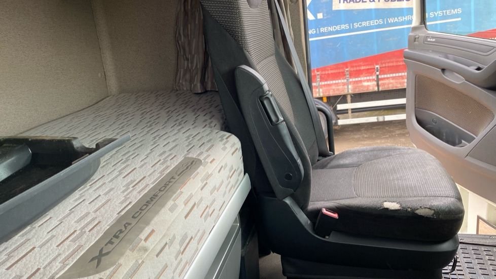 Tractor unit DAF XF 460: picture 15