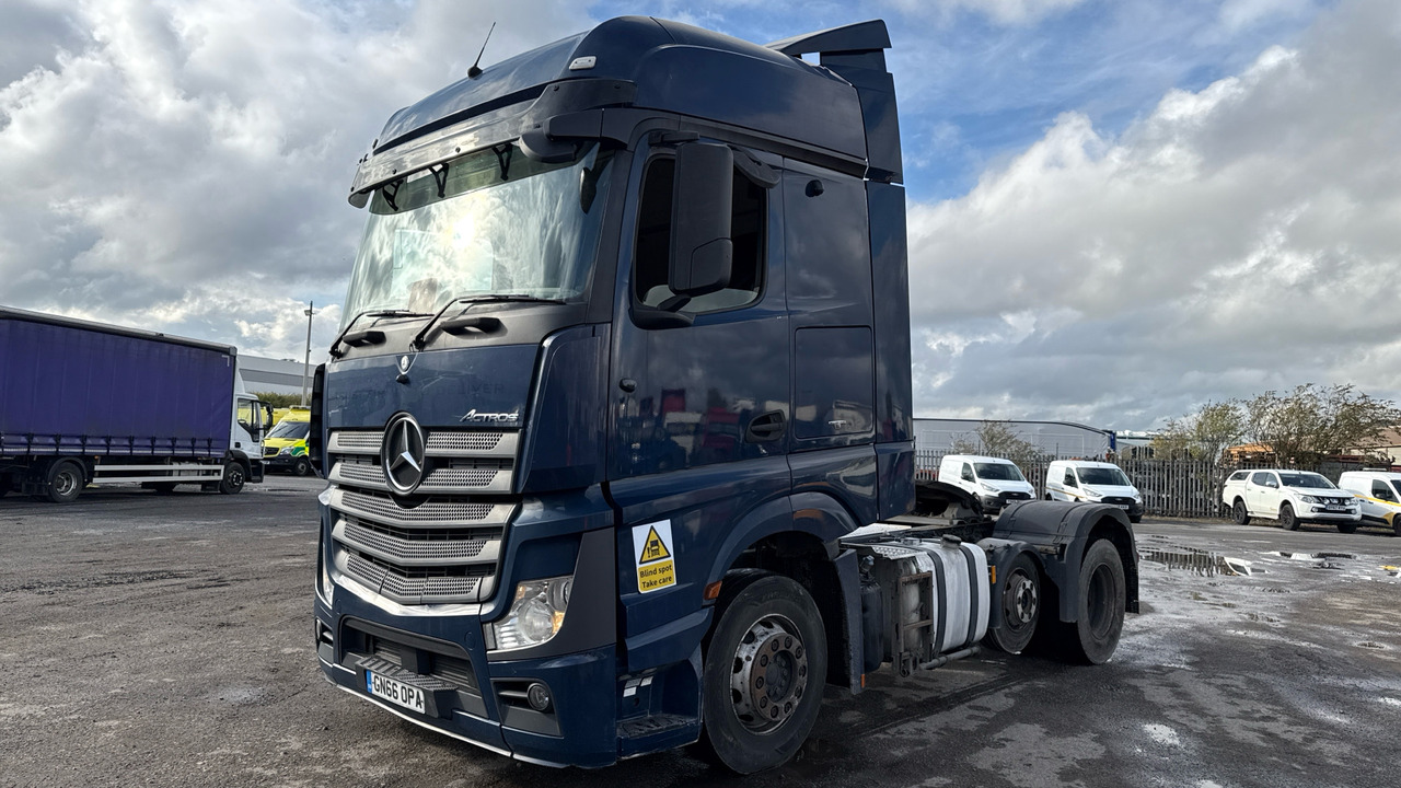 MERCEDES-BENZ ACTROS 2445 - Tractor unit: picture 2 MERCEDES-BENZ ACTROS 2445 - Tractor unit: picture 2