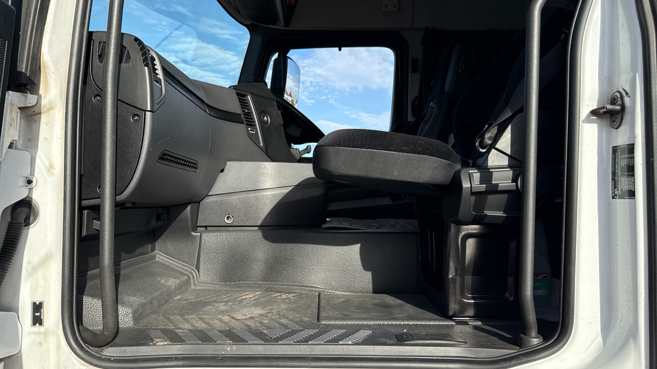 Tractor unit MERCEDES-BENZ AROCS: picture 18