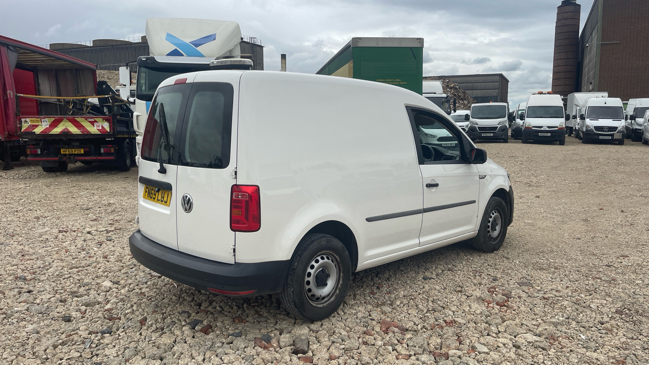 VOLKSWAGEN CADDY 2.0 TDI BLUEMOTION STARTLINE 102PS - Small van: picture 4 VOLKSWAGEN CADDY 2.0 TDI BLUEMOTION STARTLINE 102PS - Small van: picture 4