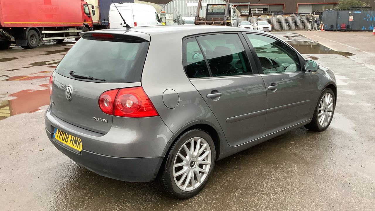 VOLKSWAGEN GOLF GT 2.0 TDI 140PS - Hatchback: picture 4 VOLKSWAGEN GOLF GT 2.0 TDI 140PS - Hatchback: picture 4