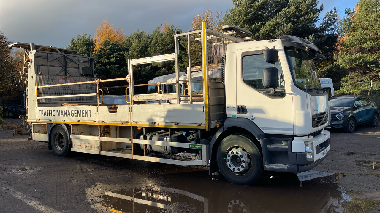 VOLVO FL 240 - Dropside/ Flatbed truck: picture 1 VOLVO FL 240 - Dropside/ Flatbed truck: picture 1
