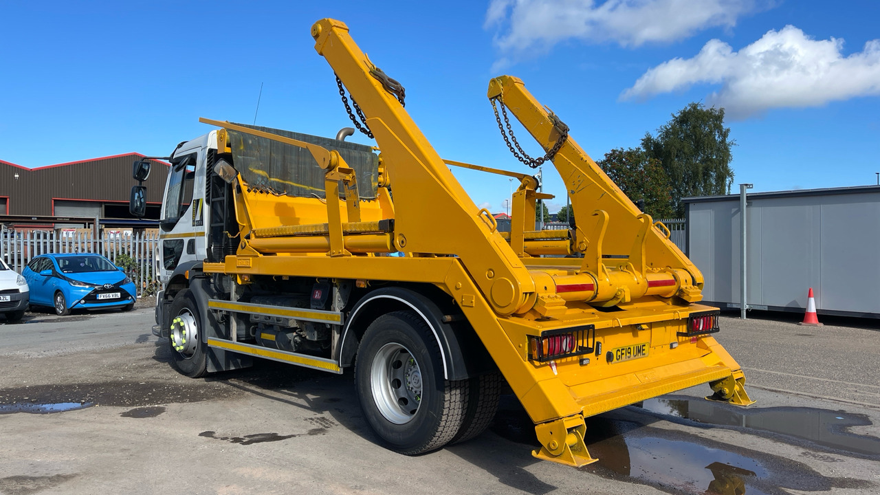 VOLVO FL 250 - Skip loader truck: picture 3 VOLVO FL 250 - Skip loader truck: picture 3