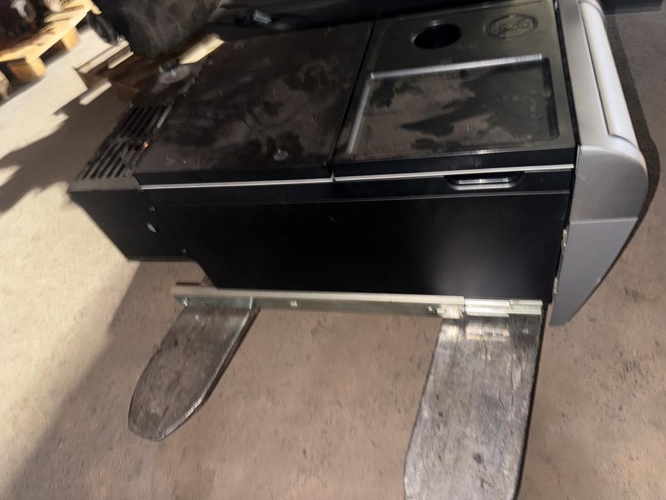 DAF XF 460 Euro 6 Kühlschrank 2019771 - Cab and interior for Truck: picture 2 DAF XF 460 Euro 6 Kühlschrank 2019771 - Cab and interior for Truck: picture 2