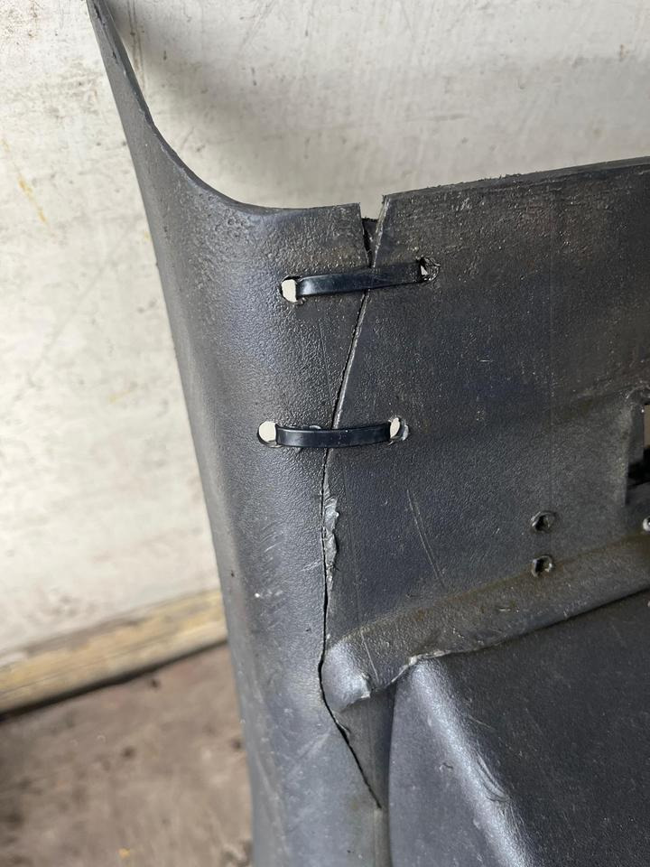 IVECO Stralis 450 Kotflügel vorne links 41299389 / 41299388 - Fender for Truck: picture 3 IVECO Stralis 450 Kotflügel vorne links 41299389 / 41299388 - Fender for Truck: picture 3