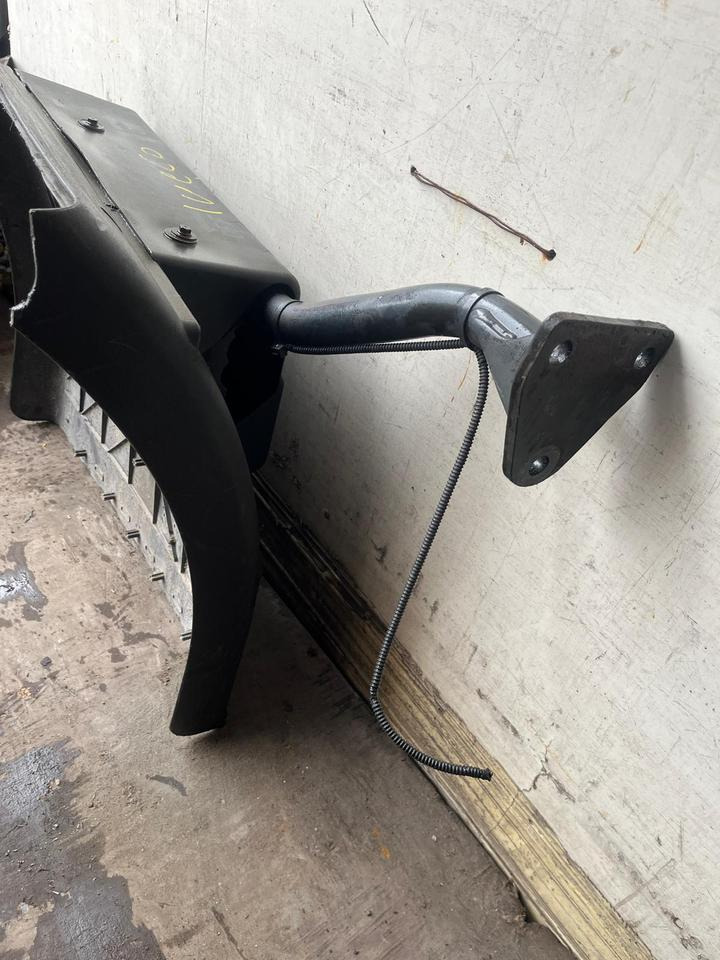 IVECO Stralis 450 Kotflügel vorne rechts 41299389 / 41299388 - Fender for Truck: picture 4 IVECO Stralis 450 Kotflügel vorne rechts 41299389 / 41299388 - Fender for Truck: picture 4