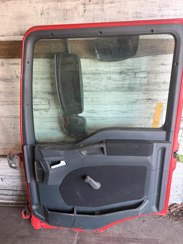 MAN TGM Beifahrertür Rot Spiegel Innenverkleidung LN 66 - Door and parts for Truck: picture 2 MAN TGM Beifahrertür Rot Spiegel Innenverkleidung LN 66 - Door and parts for Truck: picture 2