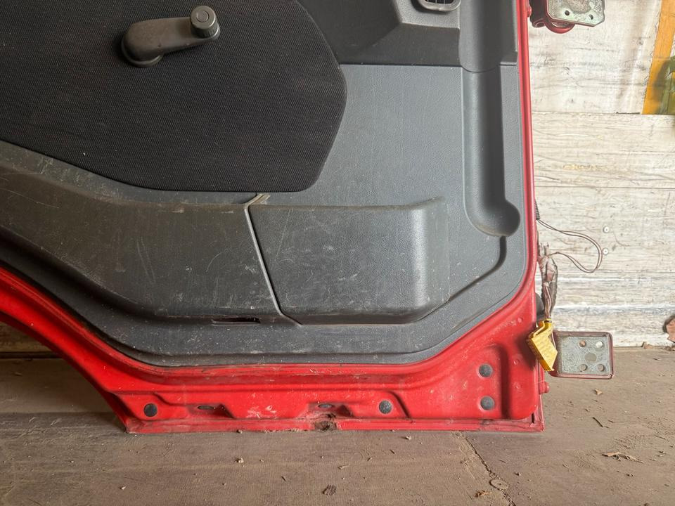 MAN TGM Fahrertür Rot Spiegel Innenverkleidung LN 65 - Door and parts for Truck: picture 4 MAN TGM Fahrertür Rot Spiegel Innenverkleidung LN 65 - Door and parts for Truck: picture 4