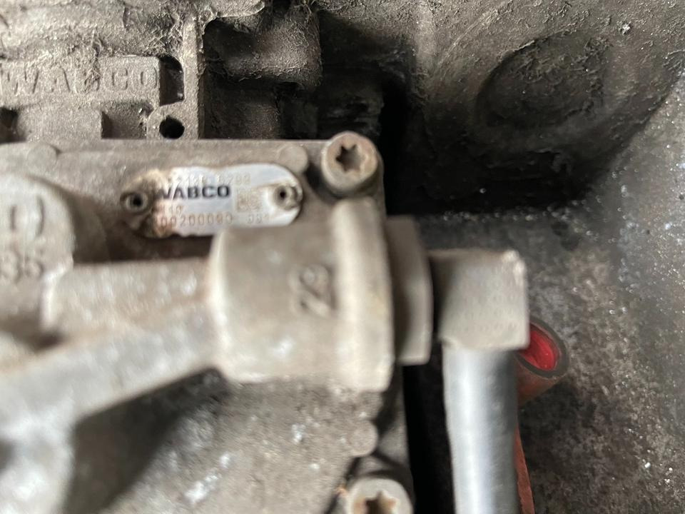 MAN TGM Fußbremsventil Bremsventil WABGO 4800200090-81521886299 - Brake valve for Truck: picture 2 MAN TGM Fußbremsventil Bremsventil WABGO 4800200090-81521886299 - Brake valve for Truck: picture 2