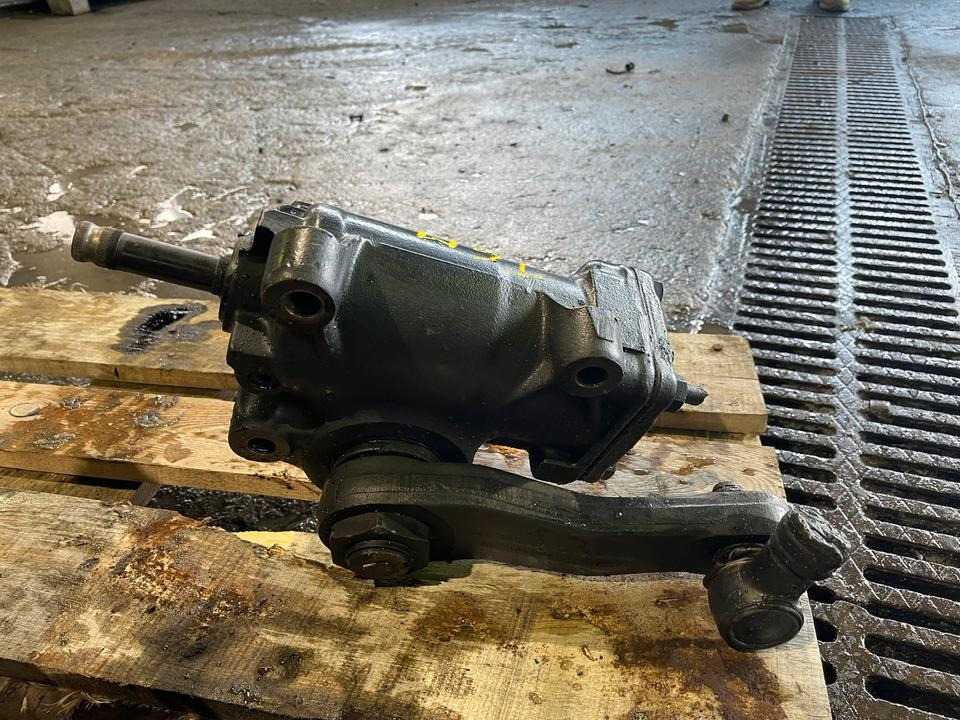 MAN TGM Lenkung Lenkgetriebe ZF - Steering gear for Truck: picture 3 MAN TGM Lenkung Lenkgetriebe ZF - Steering gear for Truck: picture 3