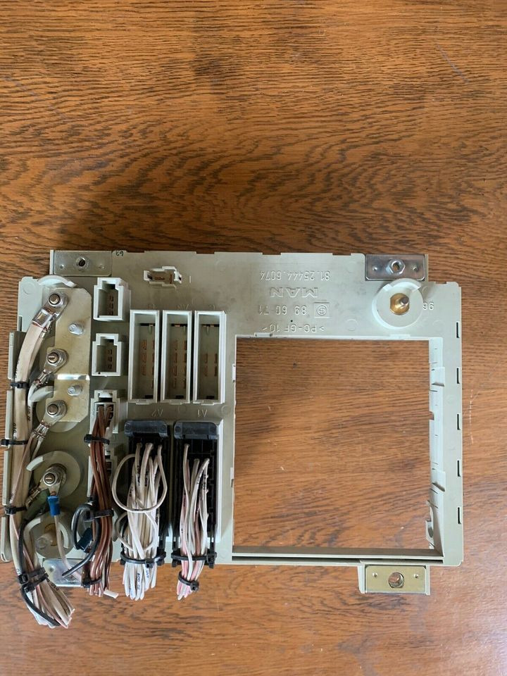 MAN TGS Sicherungskasten 81.25444.6074 - Fuse for Truck: picture 3 MAN TGS Sicherungskasten 81.25444.6074 - Fuse for Truck: picture 3