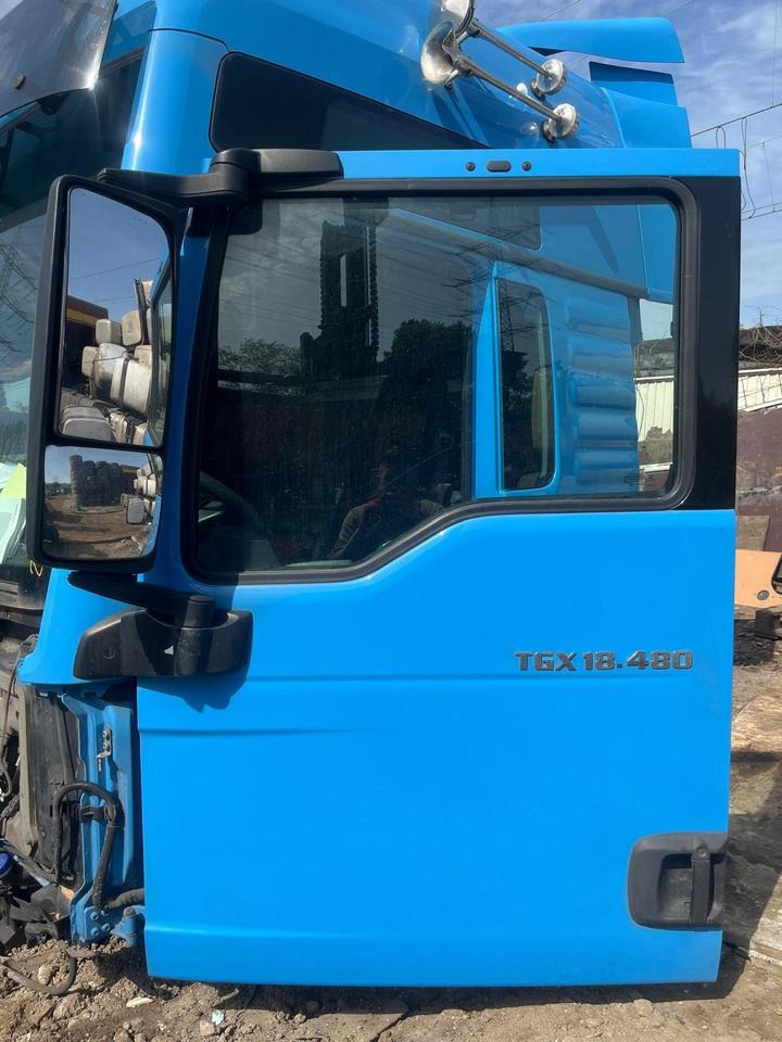 MAN TGX EU6 Fahrertür, Tür blau, Spiegel & Innenverkleidung - Door and parts for Truck: picture 4 MAN TGX EU6 Fahrertür, Tür blau, Spiegel & Innenverkleidung - Door and parts for Truck: picture 4