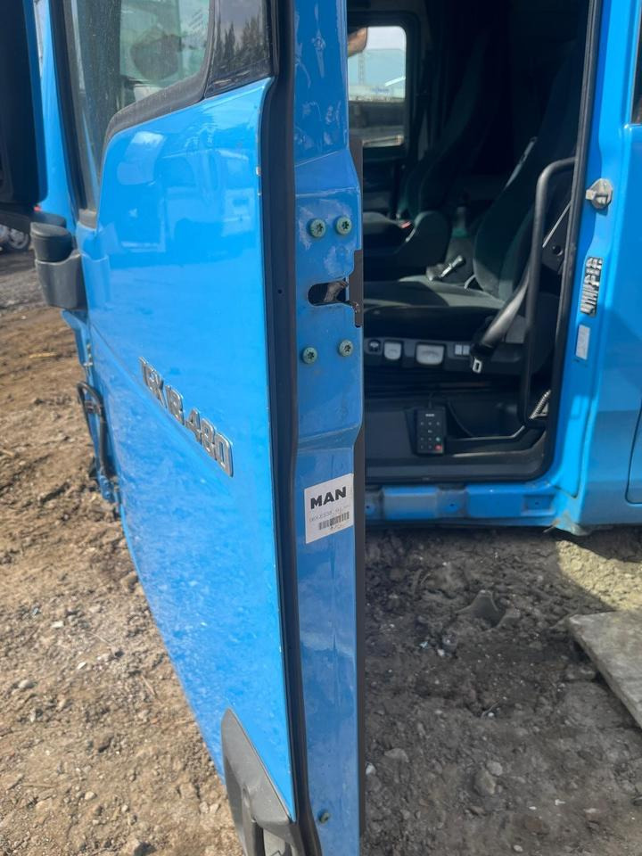 MAN TGX EU6 Fahrertür, Tür blau, Spiegel & Innenverkleidung - Door and parts for Truck: picture 5 MAN TGX EU6 Fahrertür, Tür blau, Spiegel & Innenverkleidung - Door and parts for Truck: picture 5