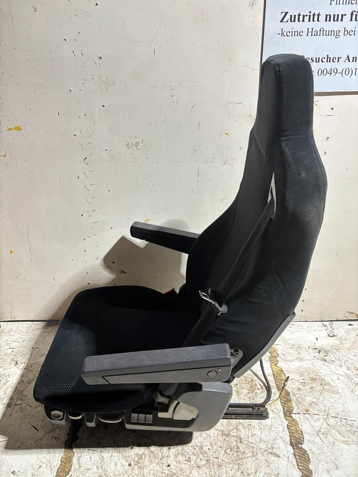 MAN TGX Fahrersitz - Seat for Truck: picture 3 MAN TGX Fahrersitz - Seat for Truck: picture 3