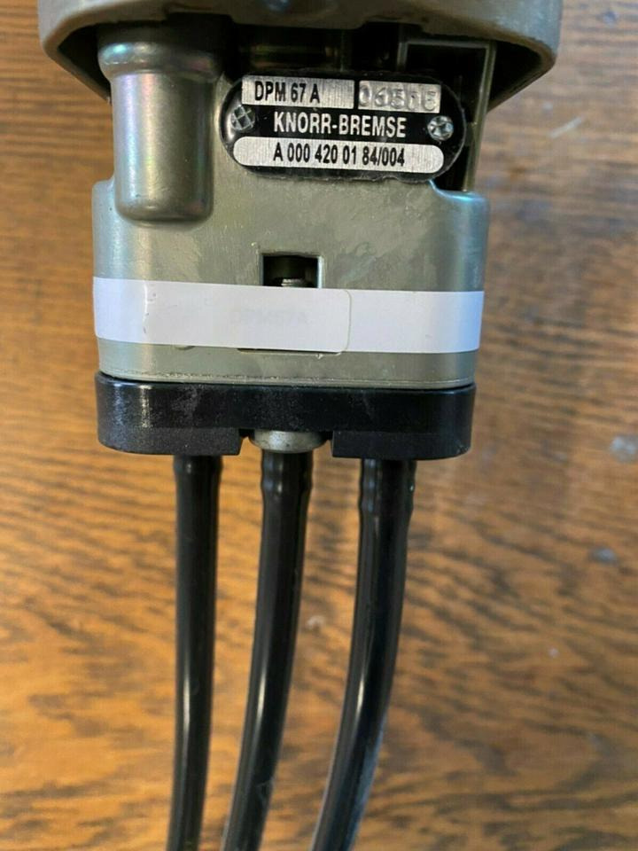 Mercedes Actros MP2 Handknorrbremse A 000 420 01 84 - Gear stick for Truck: picture 3 Mercedes Actros MP2 Handknorrbremse A 000 420 01 84 - Gear stick for Truck: picture 3