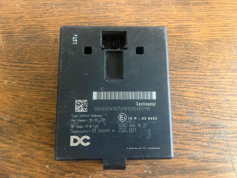 Mercedes Actros MP4 Central Gateway Steuergerät A0004461427 - ECU for Truck: picture 2 Mercedes Actros MP4 Central Gateway Steuergerät A0004461427 - ECU for Truck: picture 2