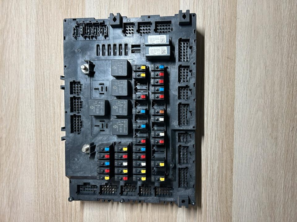 Mercedes Actros MP4 Continental Sicherungskasten A0014466158 - Fuse for Truck: picture 2 Mercedes Actros MP4 Continental Sicherungskasten A0014466158 - Fuse for Truck: picture 2