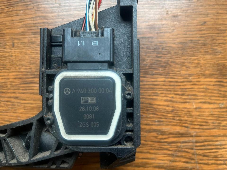 Mercedes Atego  Gaspedal A9403000004 - Pedal for Truck: picture 2 Mercedes Atego  Gaspedal A9403000004 - Pedal for Truck: picture 2