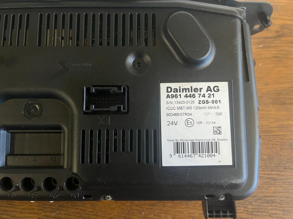 Mercedes Benz Actros MP4 Kombiinstrument / Tacho A9614467421 - Dashboard for Truck: picture 4 Mercedes Benz Actros MP4 Kombiinstrument / Tacho A9614467421 - Dashboard for Truck: picture 4