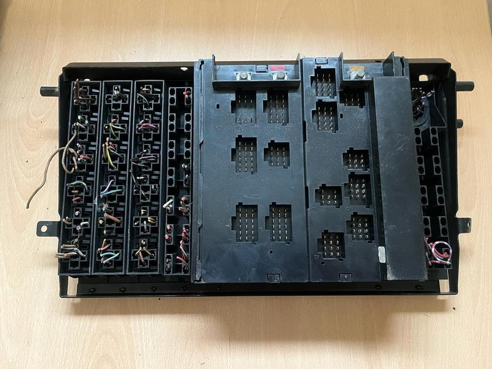 Mercedes Benz Actros Sicherungskasten 0015430615 - Fuse for Truck: picture 3 Mercedes Benz Actros Sicherungskasten 0015430615 - Fuse for Truck: picture 3