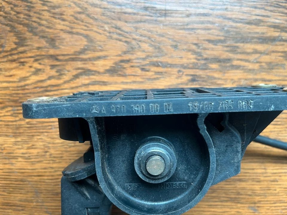 Mercedes Gaspedal A9703000004 - Pedal for Truck: picture 2 Mercedes Gaspedal A9703000004 - Pedal for Truck: picture 2