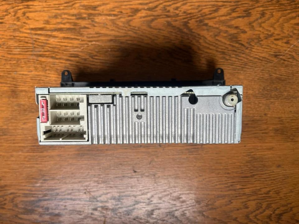 Mercedes Sprinter CD Radio 12V A9068200486 - Cab and interior for Truck: picture 5 Mercedes Sprinter CD Radio 12V A9068200486 - Cab and interior for Truck: picture 5