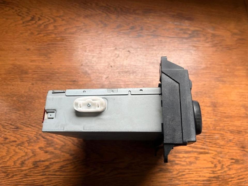 Mercedes Sprinter CD Radio 12V A9068200886 - Cab and interior for Truck: picture 3 Mercedes Sprinter CD Radio 12V A9068200886 - Cab and interior for Truck: picture 3