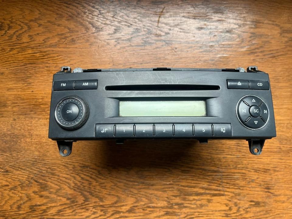 Mercedes Sprinter CD Radio 12V A9068200886 - Cab and interior for Truck: picture 1 Mercedes Sprinter CD Radio 12V A9068200886 - Cab and interior for Truck: picture 1