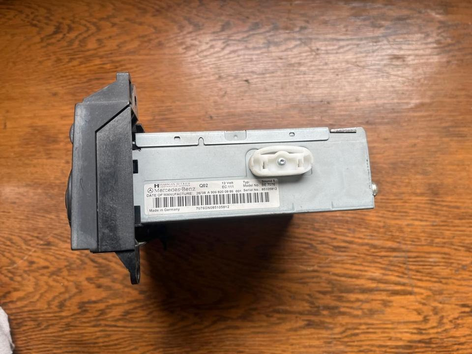 Mercedes Sprinter CD Radio 12V A9068200886 - Cab and interior for Truck: picture 4 Mercedes Sprinter CD Radio 12V A9068200886 - Cab and interior for Truck: picture 4