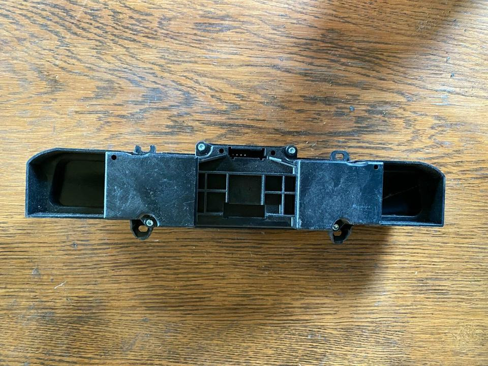 Mercedes Sprinter Warnblinkanlage Schalter A 906 870 10 10 - Cab and interior for Truck: picture 2 Mercedes Sprinter Warnblinkanlage Schalter A 906 870 10 10 - Cab and interior for Truck: picture 2