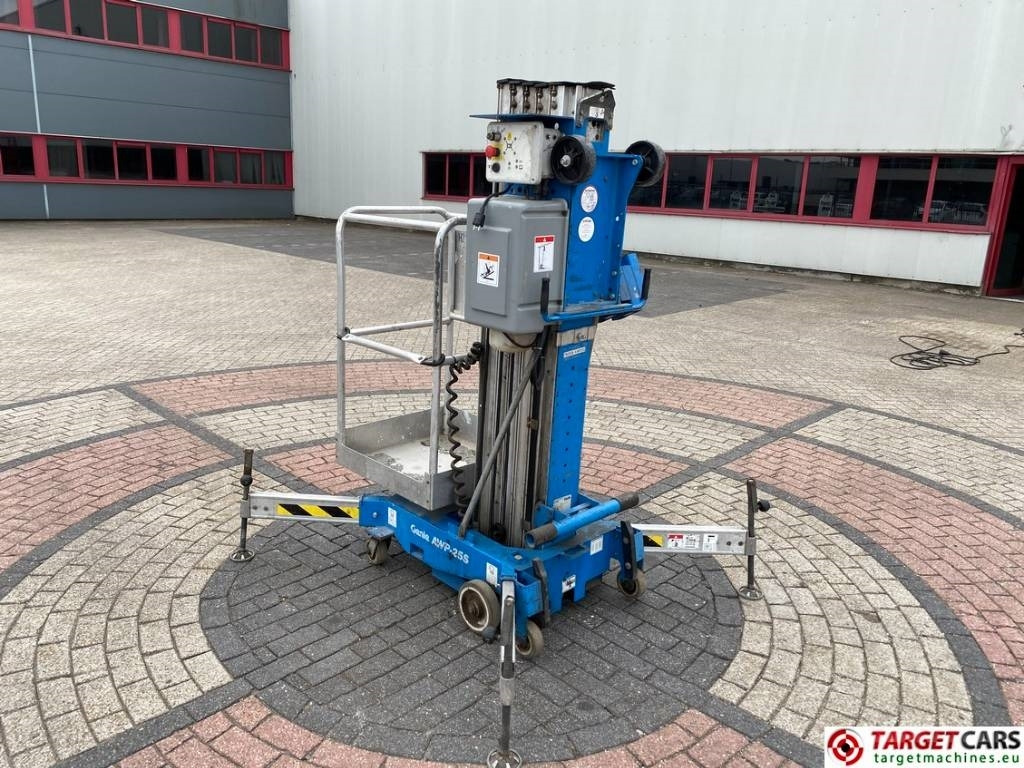 Genie AWP-25S Electric AC Vertical Mast Work Lift 950cm - Vertical mast lift: picture 4 Genie AWP-25S Electric AC Vertical Mast Work Lift 950cm - Vertical mast lift: picture 4
